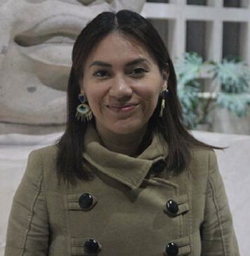 Caudales explora la diversidad de la maternidad en la actualidad .