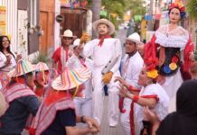 EN UNAS HORAS, LA QUEMA DEL VIEJO; CON ABRAZOS Y EN COMUNIÓN FAMILIAR