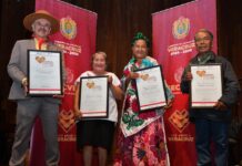 Distinguen a promotores y guardianes del patrimonio cultural del estado.