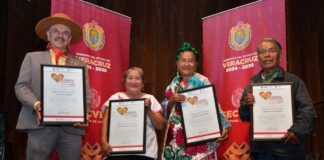 Distinguen a promotores y guardianes del patrimonio cultural del estado.