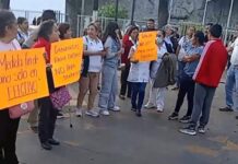 Trabajadores de salud amagan con extender protestas y bloqueos en todo el estado