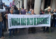 Jubiladas y jubilados de Veracruz exigen justicia a 10 años de la represión