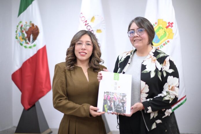 Naomi Gómez Santos recibe Informe de Labores de CEDHV minerva regina Pérez