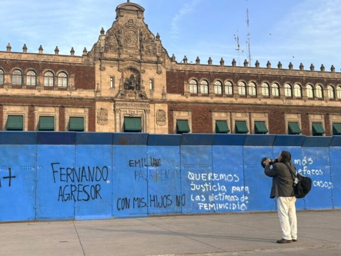 Palacio nacional valla tendedero