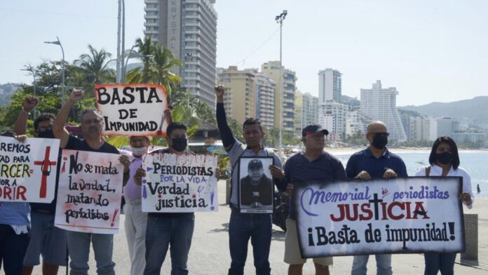 MEXICO-CRIME-VIOLENCE-MEDIA-PRESS-ROMAN-DEMO