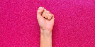 Coloquio analizó adversidad contra los estudios de género .