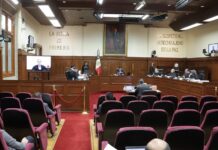 Suprema Corte deja en tribunales federales disputa por prórroga en la UV.