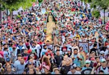 #BasílicaDeGuadalupe: mar de fe, veladoras y estandartes.