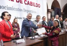 Reconoce Cabildo a deportistas y entrenadores xalapeños.