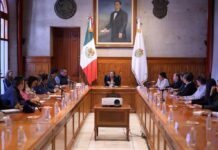 Rocío Nahle establece supervisión directa con directores para acelerar obras escolares.