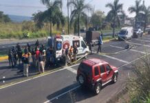 Muere trabajadora de la SSP por violento accidente en carretera Xalapa–Veracruz.