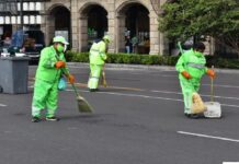 Mujeres trabajadoras de la limpieza denuncian condiciones laborales precarias en CDMX