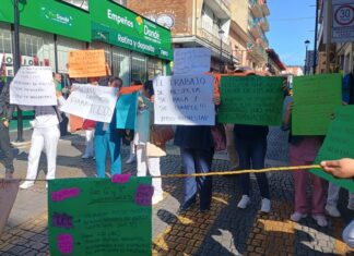 Trabajadores de la salud exigen condiciones laborales justas y equipo de protección en Xalapa.
