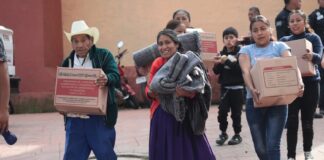 Familias de las Altas Montañas reciben atención de la Caravana Abrigando Corazones