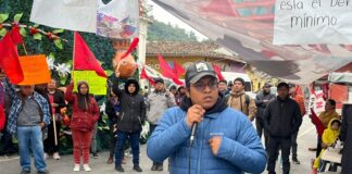 Comerciantes ambulantes de Antorcha acuerdan levantar plantón en Coatepec.