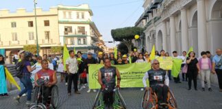 Realizan quinto recorrido por el Día Internacional de las Personas con Discapacidad en Xalapa.