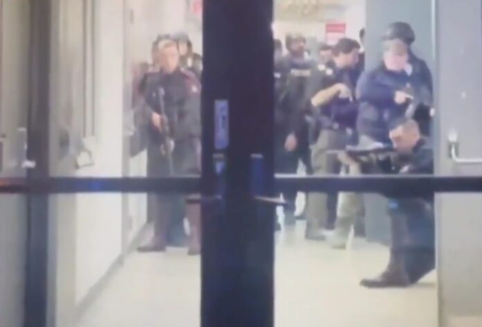 tiroteo en Rhode Island policia busca al agresor