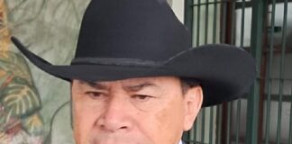 Alcalde de Huatusco gestiona ambulancias, patrullas y hospital de especialidades ante autoridades estatales.