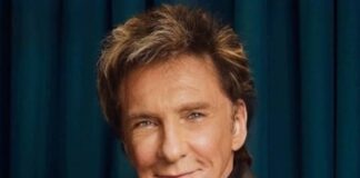 La fotografía de Barry Manilow con la cual da alentadoras noticias .