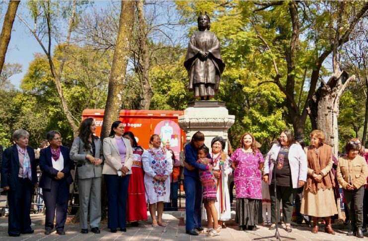 Develación de esculturas de mujeres ancestras en Paseo de las Heroínas, símbolo firme contra el racismo, clasismo y machismo: Presidenta