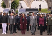 Asiste Congreso a Graduación y Jura de Bandera de policías estatales.