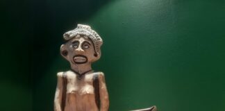 Exposición: Que el manantial de un río extraño sea tu ombligo.