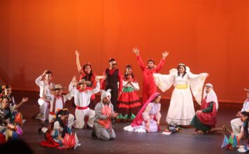 Exitoso espectáculo Entre Reyes Magos y Zapateados en el Teatro del Estado.