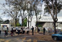 Trabajadores de limpieza de LEIH en hospitales denuncian impagos, precariedad e intimidaciones.