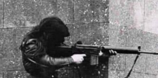 EL DÍA QUE UNA MUJER TOMÓ EL FUSIL DE SU PAREJA.