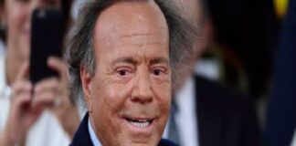 Asociaciones feministas y colectivos culturales exigen rigor en el caso Julio Iglesias