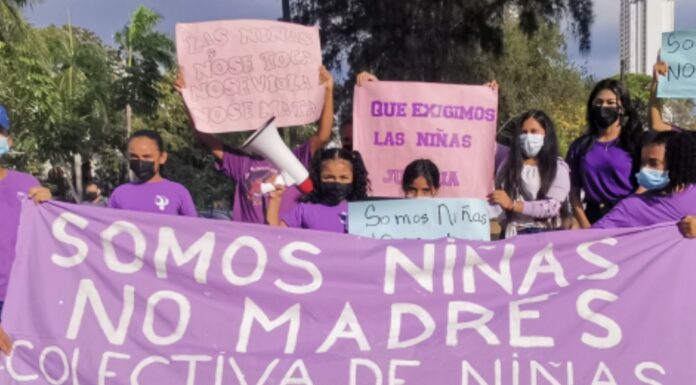 22 niñas de 10 a 14 años fueron madres cada día en México durante 2025