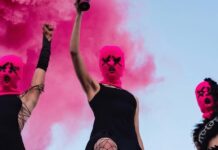 Pussy Riot, declaradas »extremistas». Imponen prisión a quien las nombre.