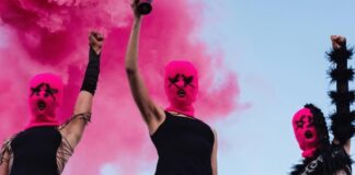 Pussy Riot, declaradas »extremistas». Imponen prisión a quien las nombre.