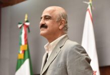 “Yo no soy tapadera de nadie, ya se retiró una patente de Notario”, responde Ricardo Ahued