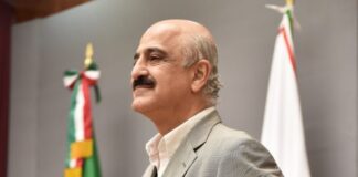 “Yo no soy tapadera de nadie, ya se retiró una patente de Notario”, responde Ricardo Ahued