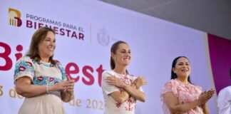 Tenemos una Presidenta de lujo, reitera Rocío Nahle al entregar tarjetas del Bienestar