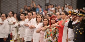 Rocío Nahle asiste al Primer Informe de Joaquín Díaz Mena .