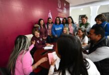 Rosa María Hernández Espejo atiende a más de 350 ciudadanos en el llamado “Día del Pueblo”.