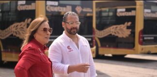 Gobernadora supervisa unidades Quetzalli que renovarán el transporte público en Coatzacoalcos.