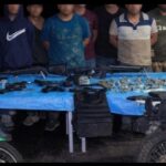 Cateo en San Andrés Tuxtla deja ocho detenidos y aseguramiento de armas, drogas y motocicletas.