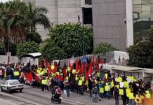 SETSUV emplaza a la UV a revisión salarial y contractual; advierte posible huelga.