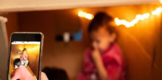 Shareting, práctica de subir infancias a redes sociales que las expone a violencia sexual digital