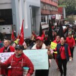 Trabajadores del Monte de Piedad mantienen huelga en Xalapa por violaciones al contrato colectivo.