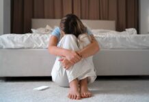 Cuidar salud mental de adolescentes es clave para la edad adulta .