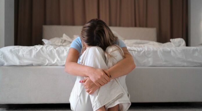 Cuidar salud mental de adolescentes es clave para la edad adulta .