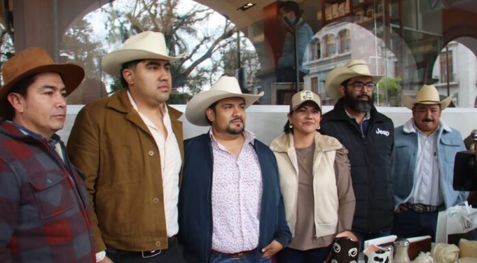 Lupita Arriaga anuncia Cabalgata 2026 y fiestas patronales en La Joya, Acajete.