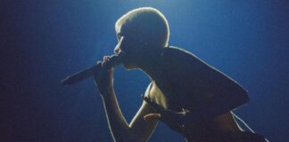 Annasofia inaugura show de Kali Uchis con nueva era artística.