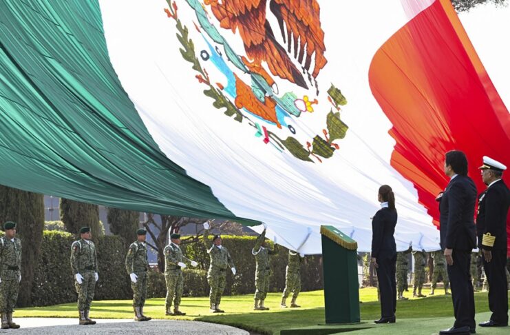 En Día de la Bandera, presidenta Sheinbaum reafirma orgullo por la nación soberana