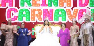 Gobernadora Rocío Nahle corona a Fernanda Pumar como Reina del Carnaval de Veracruz