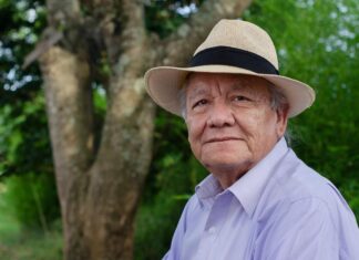 En el marco del Día Internacional de la Lengua Materna, se presenta poemario Sol de obsidiana en el CRX